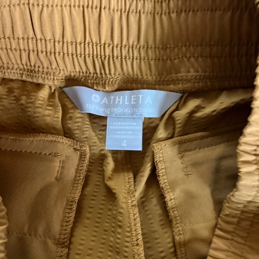 Athleta Textured Brooklyn Short in Tuscan Gold Womens 4 - Picture 10 of 12
